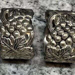 Silver Grape Napkin Holder